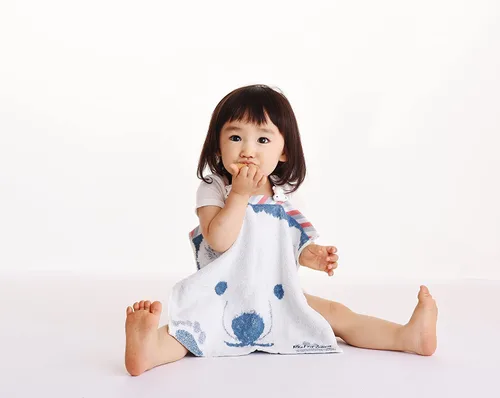 Vista 4 de Baby Buddy Paquete: un clip universal para chupete -costuras azul-blancas y un clip para babero para bebé, azul, mantiene el paci cerca y limpio