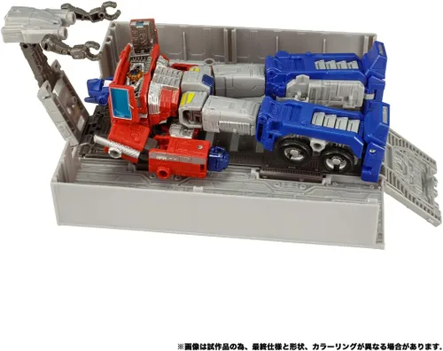 Vista 8 de Transformers Kingdom Series KD-19 Optimus Prime con remolque