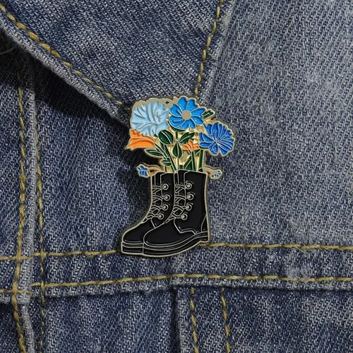 Vista 2 de Creative Flower Plant Enamel Pin Floral Cartoon Brooch Clothing Backpack Badge Fashion Jewelry Gifts For Friends Plant Lovers