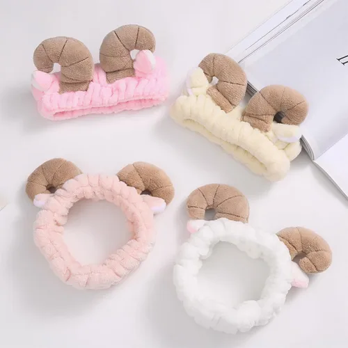 Vista 7 de STOBOK Diadema de felpa para el cuidado de la piel con diseño de cuerno de oveja para lavado facial, maquillaje y ducha, accesorio para el cabello