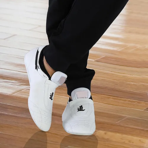 Vista 2 de Taekwondo Zapatos de artes marciales Zapatilla de deporte de boxeo Karate Kung Fu Tai Chi Zapatos de rayas negras Zapatillas de deporte zapatos