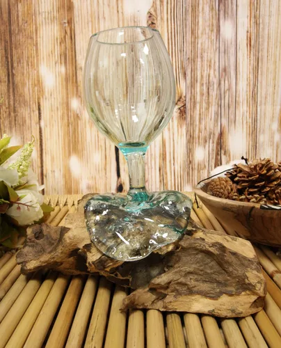 Vista 8 de Ebros Gift Handicraft Balinesa hecha a mano de madera natural de raíz gamal con cáliz de copa de vino fundida soplada a mano como vasos de aire