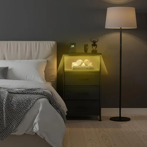 Vista 9 de Sweetcrispy Mesita de noche con estación de carga, mesa auxiliar con 3 cajones de tela, puertos USB y tipo C con salidas de CA, pies ajustables