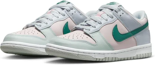 Vista 864 de Nike Kid's Dunk Low Sneaker
