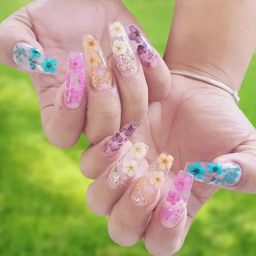 Vista 3 de LPOne - 60 piezas de uñas 3D de flores secas, accesorios de resina mini naturales para suministros de arte de uñas, calcomanías mixtas de flores