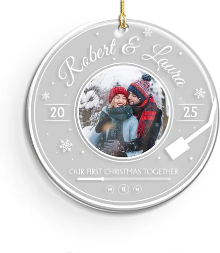 Vista 21 de Adorno personalizado de primera Navidad juntos para parejas, adornos acrílicos navideños, regalos de recuerdo para parejas, novio, novia