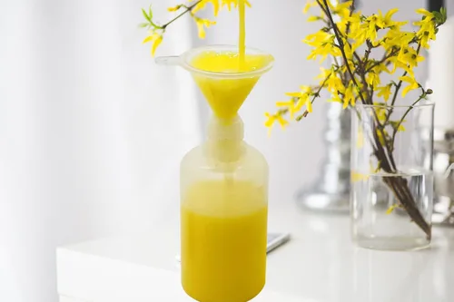 Vista 3 de XYSMZM - 12 botellas aplicadoras de punta de precisión de 0.5 onzas, tapas blancas Botellas de pegamento con punta de aguja de 0.5 fl oz