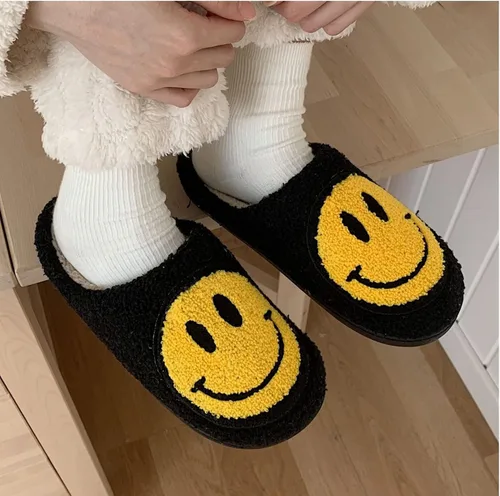 Vista 5 de Foxchic Cute Cozy Smile Face Slippers, Women's Retro Soft Indoor Outdoor Happy Face Shoes, Non-Slip Trendy Plush Comfy Warm Fluffy Slip-on Home
