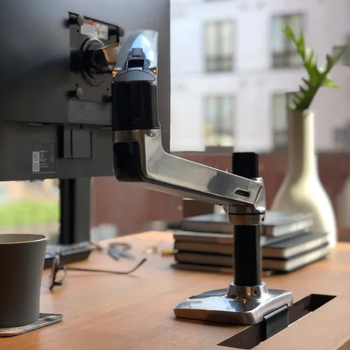 Vista 3 de Ergotron – Brazo para monitor LX, soporte de escritorio para un solo monitor – se adapta a monitores de computadora planos, curvos y ultraanchos
