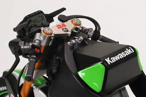 Vista 7 de Tamiya Kawasaki Ninja ZX-RR