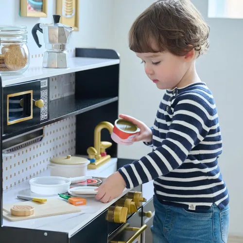 Vista 8 de Teamson Kids Juego de cocina de madera para niños pequeños con accesorios, juego de cocina simulada para niños de 3 años en adelante, juego de Negro