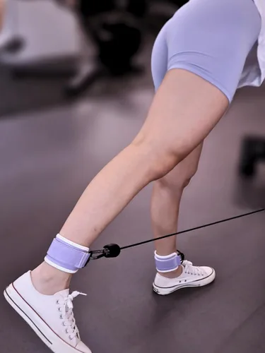 Vista 3 de Correas de tobillo para mujer con máquina de cables - Ajustable (par) con anillo en D para patadas de glúteos, rizos de piernas, empujes de cadera