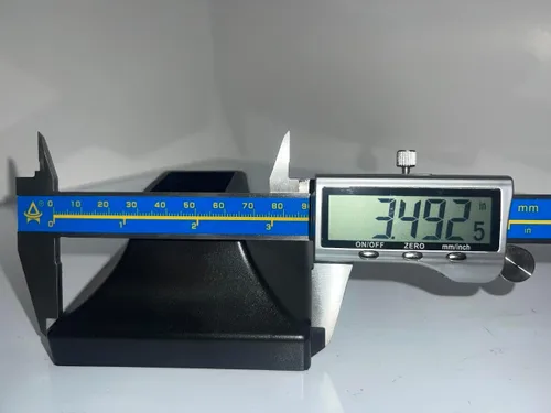 Vista 2 de JM Steel - Falda de plástico entrelazada para postes de 1 x 1 pulgada para poste y 3.5 x 3.5 pulgadas para base. (4 unidades, 2 pares)
