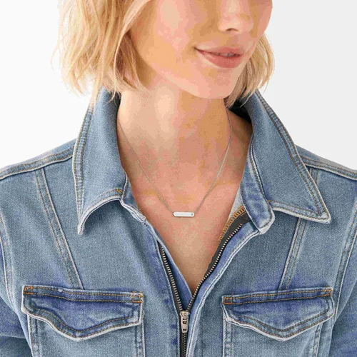 Vista 2 de Fossil - Collar de cadena con dije de acero inoxidable grabado y enchapado para mujer