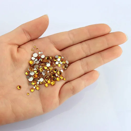 Vista 15 de LolliBeads Piedras redondas de resina para uñas con parte trasera plana y cristales acrílicos.