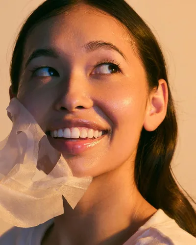 Vista 4 de Pacifica Máscara Facial en Hoja - Máscara Facial Iluminadora Glow Baby con Vitamina C, Aloe y Kelp – Máscara Refrescante para Manchas Oscuras