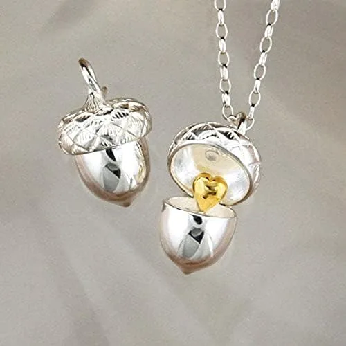 Vista 5 de Collar colgante de bellota con colgante de bellota de pino con colgante de bellota con corazón dorado en el interior del corazón de la bellota