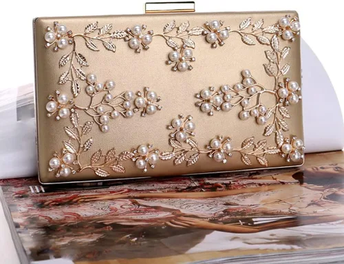 Vista 2 de TENDYCOCO Bolso de noche floral con cuentas para banquete, bolso de cóctel de perlas para mujer (dorado), Oro