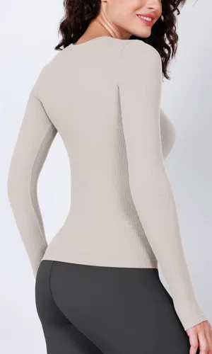 Vista 3 de ODODOS Paquete de 2 camisetas de manga larga sin costuras con agujero para el pulgar para mujer, cuello redondo, camisetas acanaladas