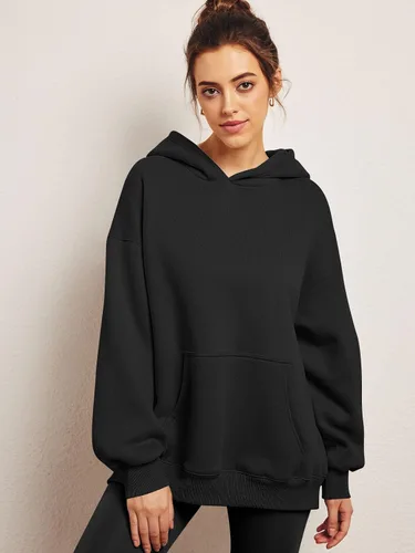 Vista 3 de Trendy Queen Sudaderas de gran tamaño con capucha de forro polar para mujer, camisas de manga larga, ropa de otoño con bolsillo