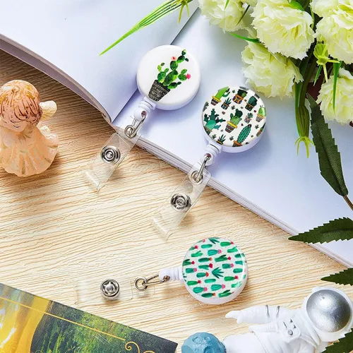 Vista 4 de Carrete retráctil para insignias, carretes de insignia de enfermera con clip de cocodrilo, clip decorativo con nombre en portatarjetas de Paquete