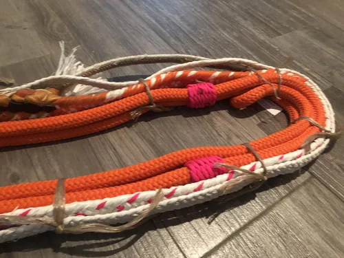 Vista 4 de EPT Bull Ropes Bull Rope Orange & White Poly Pro 9x7 RH 3/4" x 3/4' Soft - Cuerda de montar 16