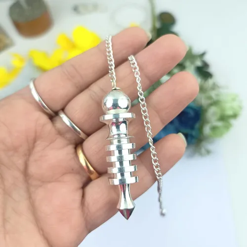 Vista 3 de Jet Isis - Anillo de 4 placas de metal chapado en plata, péndulo de radiestesia, Metal