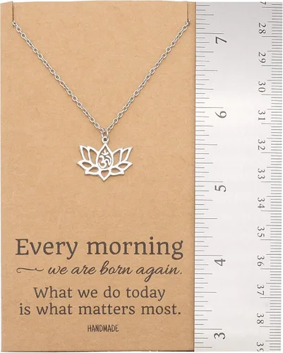 Vista 3 de quan jewelry Collar con colgante de flor de loto de yoga con símbolo Om, ideas de regalos de feliz cumpleaños para mamá, hija, mujer, con cita