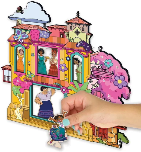Vista 6 de Tara Toys Conjunto de actividades Casita de madera Encanto