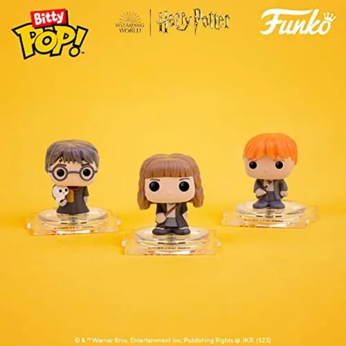 Vista 15 de Funko Bitty POP! HP - Harry en Robe con Bufanda, Pack de 4 - Harry Potter, Draco Malfoy, Dobby y una Mini Figura Misterio Sorpresa - 2.2 Cm