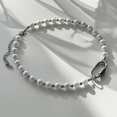 Vista 4 de Collar de perlas góticas para hombre, mosquetón de acero inoxidable punk, gargantilla de perlas unisex para mujeres