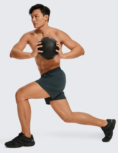 Vista 4 de CRZ YOGA Pantalones cortos de entrenamiento sin forro para hombre de 5 pulgadas, ligeros, de secado rápido, para correr, deportes, atletismo