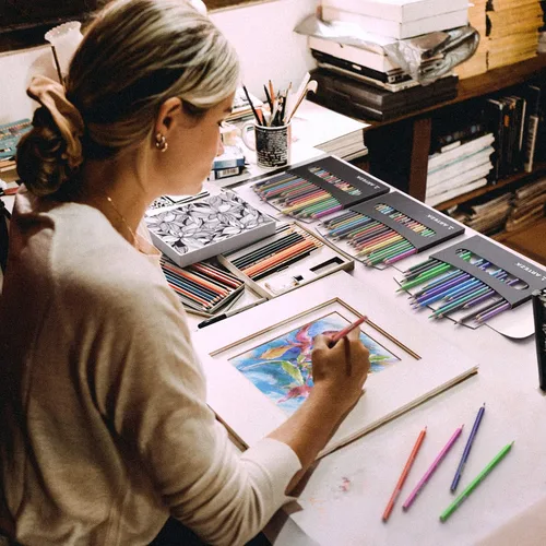 Vista 7 de ARTEZA Lápices de colores para adultos, 72 lápices de colores, lápices de dibujo triangulares para artistas, suministros de arte para ilustrar