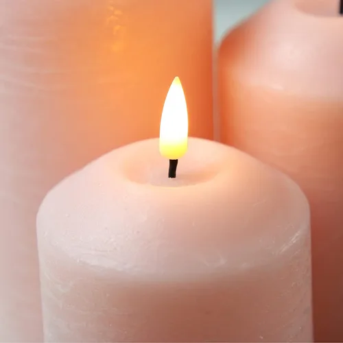 Vista 7 de Velas de pilar sin llama rosa con control remoto, velas LED parpadeantes de cera a pilas, juego de 3 Flickering LED Candles, 2 AA Battery