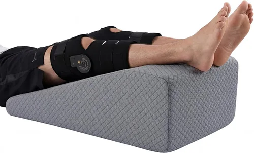 Vista 9 de HOMBYS Almohada de elevación de piernas para después de la cirugía, reemplazo y recuperación de rodilla, almohada de cuña para rodilla, cadera