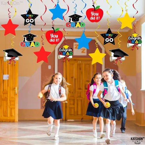 Vista 7 de KatchOn, 30 espirales colgantes de graduación de jardín de infantes, sin bricolaje Coloridas graduaciones preescolares para decoraciones