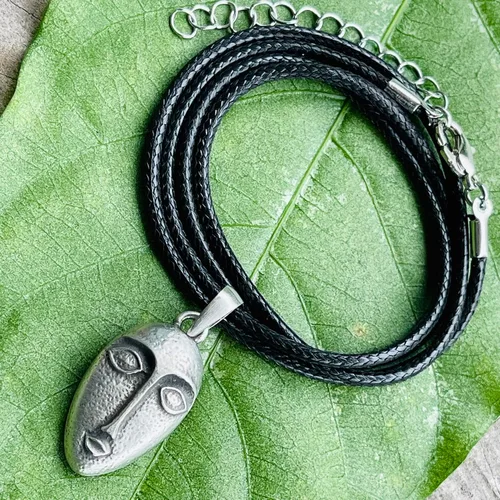 Vista 7 de Máscara de vudú tribal Tiki Moai Magia Africana Wicca Pagana Oculta Unisex Plata Pewter Colgante Collar Protección Amuleto Abalorio de la Suerte