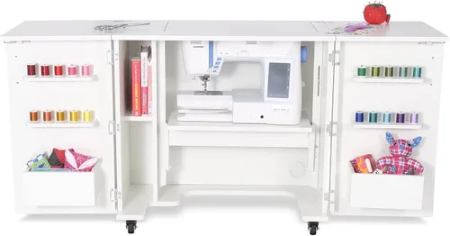 Vista 5 de Gabinete de costura y acolchado Kangaroo Bandicoot de Arrow Sewing con elevación, para sala de estar, color blanco ceniza