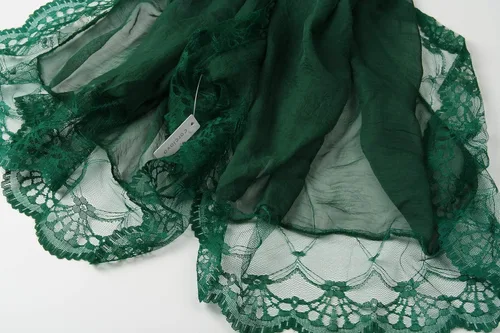 Vista 3 de corciova Bufanda de seda de gasa extra larga color verde esmeralda oscuro, bufanda de seda ligera para la noche, chal y envoltura para mujer