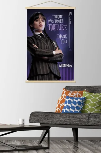 Vista 2 de Trends International Miércoles - Póster de pared de tortura, 22.37 x 34.00 pulgadas, paquete de impresión premium y colgador de madera de haya