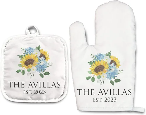 Vista 8 de Angela's Kitchen - Juego de guantes de horno personalizados y soporte para ollas Regalos de cocina personalizados Inauguración de la casa