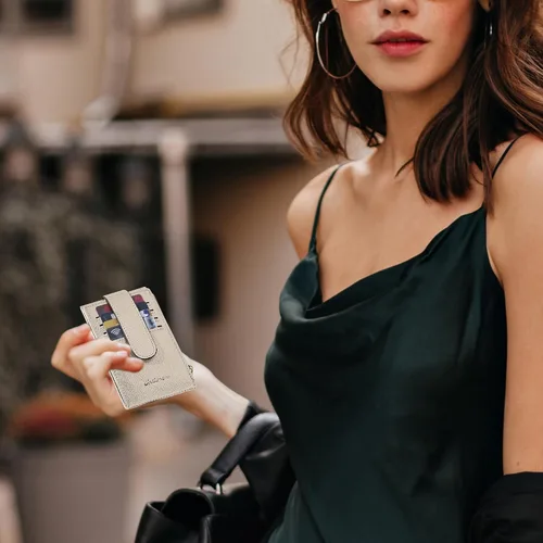 Vista 7 de Chelmon Billetera de mujer delgada con bloqueo RFID, billetera plegable con varios compartimientos para tarjetas con bolsillo con cierre, Dorado