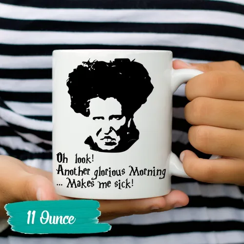 Vista 2 de WeGotGood Taza de café Hocus Pocus con texto en inglés «Otra gloriosa mañana» de Halloween