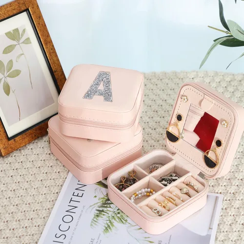 Vista 7 de FUNARTY Joyero de viaje, joyero personalizado con iniciales, organizador de joyas rosas, artículos esenciales de viaje, regalos de cumpleaños