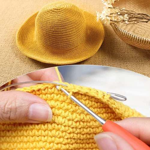 Vista 6 de Mayboos Juego de 72 ganchos de ganchillo, kit de ganchos de ganchillo más agujas romas de ojo grande, agujas ergonómicas de hilo para tejer, clips