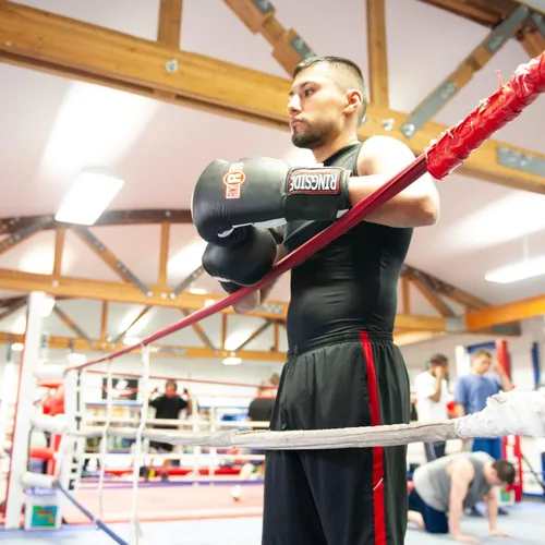 Vista 4 de Guantes de boxeo de entrenamiento y sparring Ringside IMF Tech con cierre de velcro