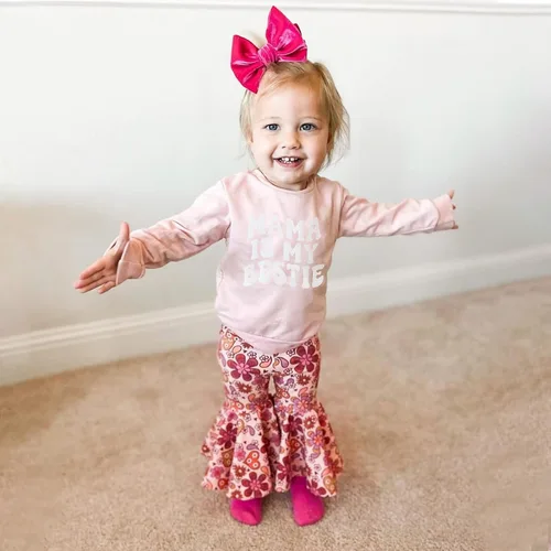 Vista 2 de Conjunto de ropa para el día de San Valentín con parte inferior acampanada para bebé niña