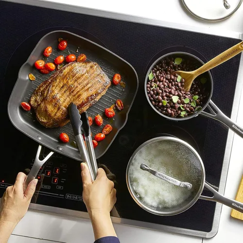 Vista 7 de KitchenAid - Juego de ollas y sartenes antiadherentes de inducción con anodizado duro, 10 piezas, color negro mate Juego de utensilios de cocina