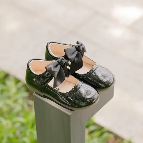 Vista 4 de Meckior Zapatos de vestir Mary Jane para niña pequeña, zapatos de ballet para niña, zapatos de fiesta, escuela, zapatos de princesa con lazo