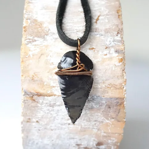 Vista 6 de Black Obsidian Arrowhead Necklace - Antique Bronze Wire Wrapped Pendant - 24 inch Black Leather Cord - Gift for Him